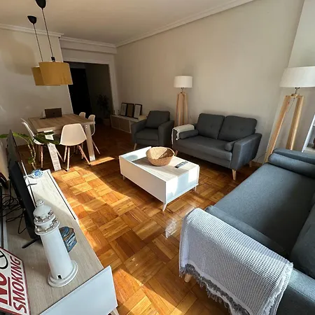 Piso Grande Reformado Y Centrico Apartman *